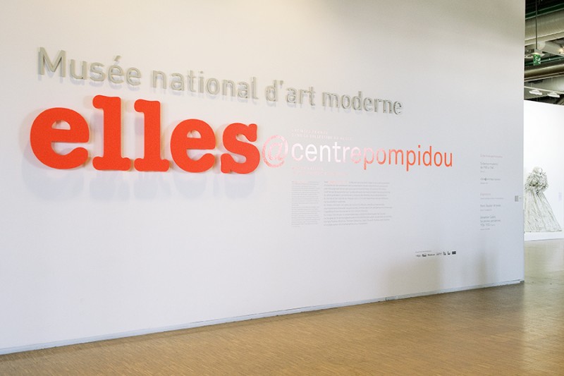 Vues de l’exposition « elles@centrepompidou. Artistes femmes dans les collections du Musée national d’art moderne », Paris, Centre Pompidou, 27 mai 2009 - 21 févr. 2011 - https://www.du-ma.fr/fr/pages/ellescentrepompidou